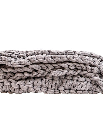 Chunky Knit Throw Blanket in Grey