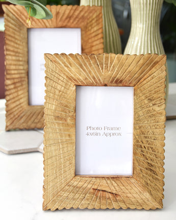 Charming 4x6" Mango Wood Photo Frame with Elegant Etched Lines